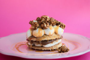 estrella-parallaxi-salted-caramel-pancakes